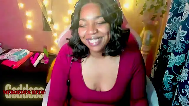 Goddess MercedesRedd online show from May 3, 1:39 pm