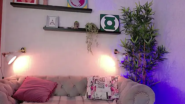 Snapshot of Katalinalee chatting on April 14, 8:48 pm Katalinalee online show from April 14, 8:48 pm