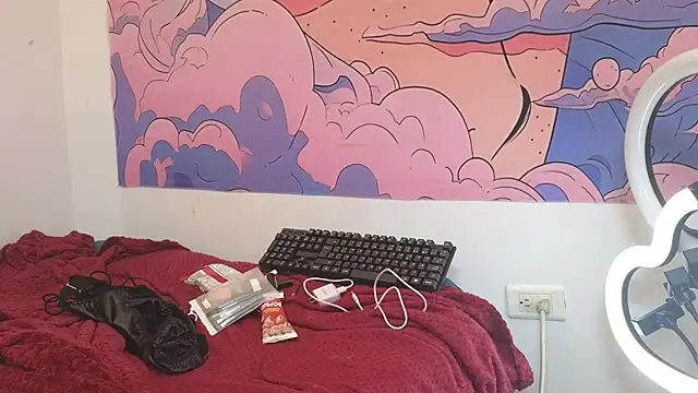 Caroline hernandes online show from June 3, 1:46 pm