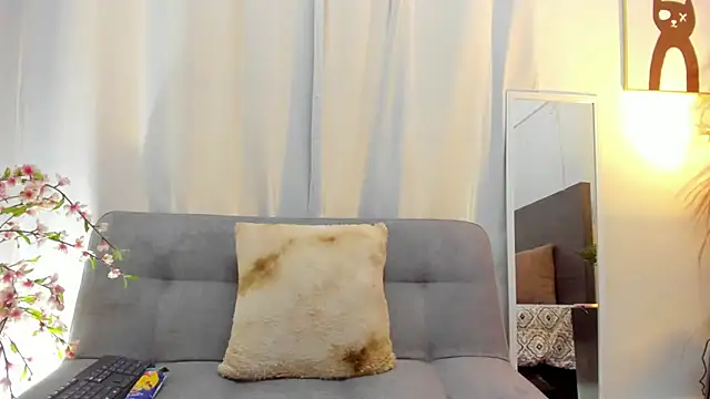 Snapshot of KahiaSmith chatting on July 16, 1:50 pm KahiaSmith online show from July 16, 1:50 pm
