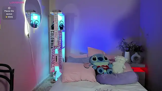 Snapshot of CherrySeraphine1 chatting on July 27, 10:06 pm CherrySeraphine1 online show from July 27, 10:06 pm