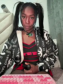 Snapshot of maryjane_ebony chatting on July 12, 2:46 am maryjane ebony online show from July 12, 2:46 am