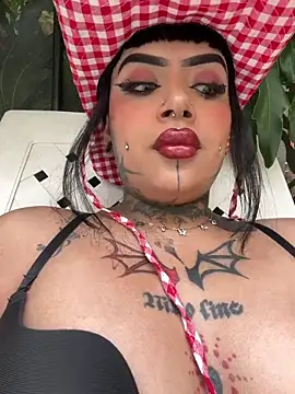 LauriInk1 online show from April 26, 7:11 pm