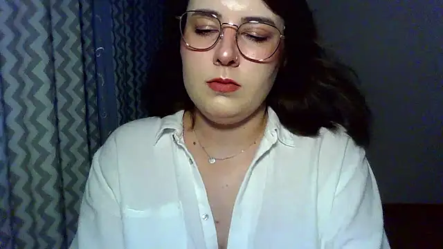Snapshot of ClaraHard chatting on July 1, 6:40 pm ClaraHard online show from July 1, 6:40 pm