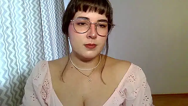 Snapshot of ClaraHard chatting on August 7, 9:00 am ClaraHard online show from August 7, 9:00 am