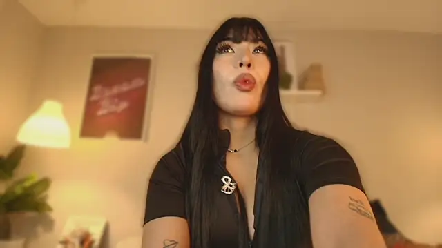 Snapshot of Jade-Naughty chatting on May 29, 7:01 pm Jade-Naughty online show from May 29, 7:01 pm