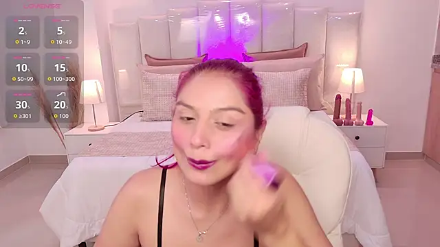 Raven-reyess online show from May 2, 9:53 pm