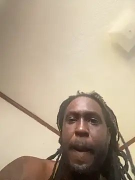 Snapshot of Kings0318 chatting on April 1, 8:28 pm Kings0318 online show from April 1, 8:28 pm