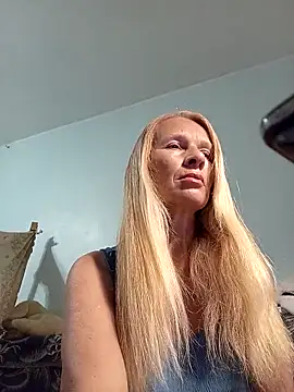 Snapshot of ViktoriaSexi1 chatting on May 6, 7:52 pm ViktoriaSexi1 online show from May 6, 7:52 pm