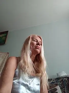 Snapshot of ViktoriaSexi1 chatting on May 25, 6:30 am ViktoriaSexi1 online show from May 25, 6:30 am