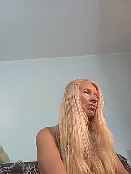 Snapshot of ViktoriaSexi1 chatting on June 6, 7:40 pm ViktoriaSexi1 online show from June 6, 7:40 pm