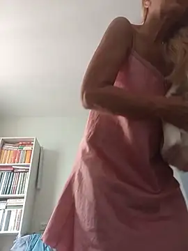 Snapshot of ViktoriaSexi1 chatting on June 12, 4:33 am ViktoriaSexi1 online show from June 12, 4:33 am