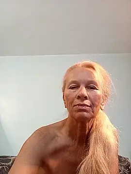 Snapshot of ViktoriaSexi1 chatting on June 13, 8:18 pm ViktoriaSexi1 online show from June 13, 8:18 pm