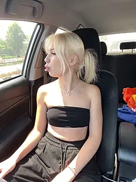 KissAurora  online show from March 6, 6:54 am