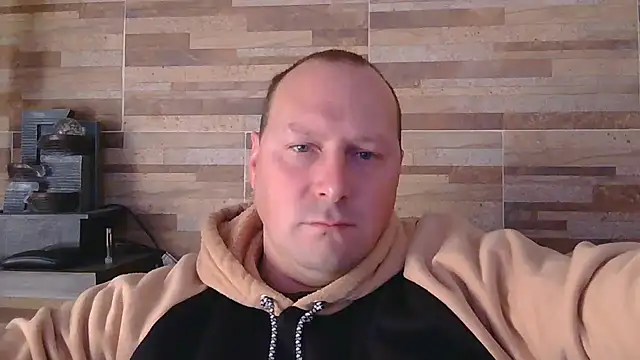 lustonfan online show from May 18, 11:38 am