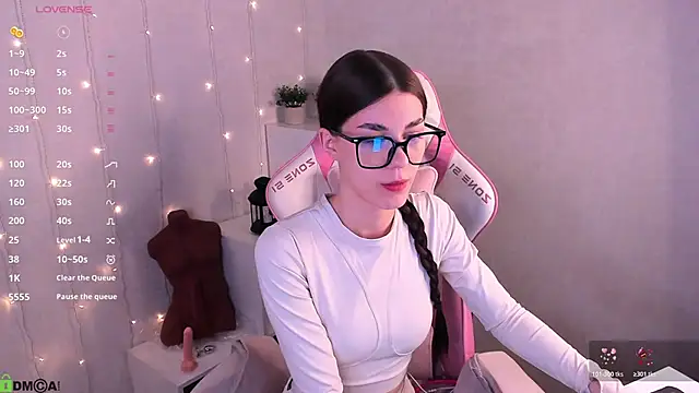 LunaRossaa online show from March 16, 11:53 pm