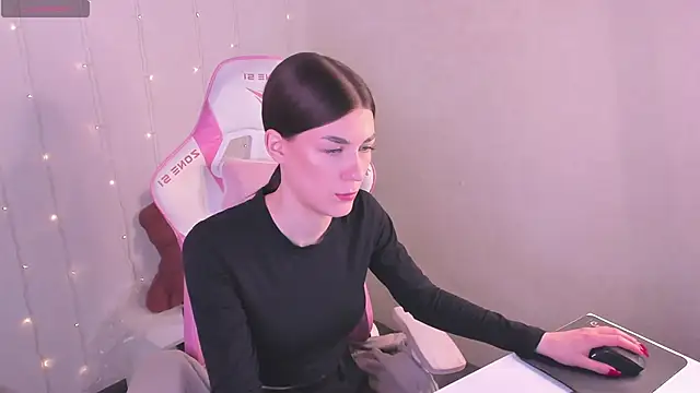 Snapshot of LunaRossaa chatting on May 8, 11:54 pm LunaRossaa online show from May 8, 11:54 pm