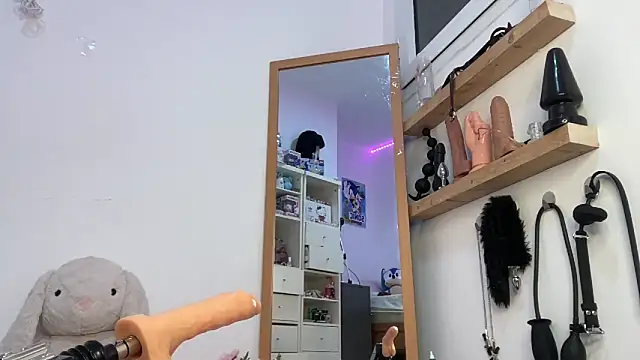 Alissa-Kissa online show from April 25, 6:05 pm