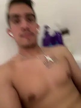 papichulo102099 online show from March 9, 3:21 am