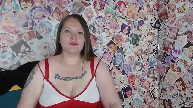 CYNTHIA DANIELS online show from April 2, 7:44 pm