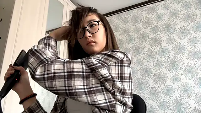 Bella Voraesynd online show from March 14, 8:42 am