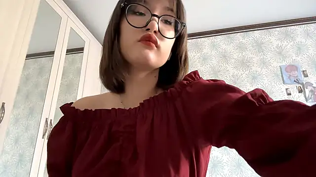 Bella Voraesynd online show from March 17, 6:06 am