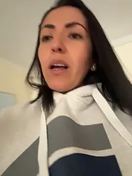 SamanthaWalker  online show from June 8, 1:33 pm