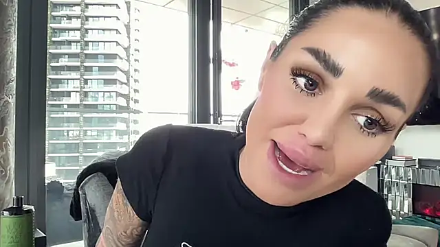 AMBER HARD online show from June 1, 3:58 pm