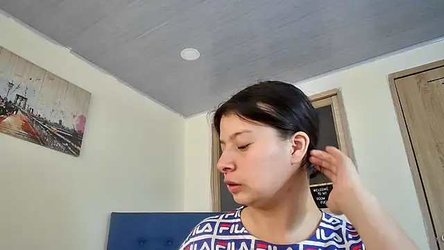 Snapshot of HIMAWARY_SOIN5 chatting on May 11, 4:04 pm HIMAWARY SOIN5 online show from May 11, 4:04 pm