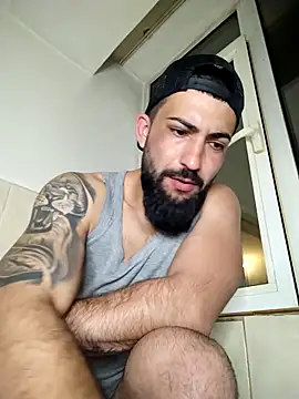 Snapshot of Tommy_Porn_ chatting on April 22, 9:49 pm Tommy Porn online show from April 22, 9:49 pm