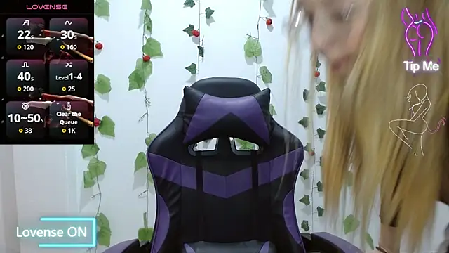 LiaRobertss  online show from March 13, 2:51 am