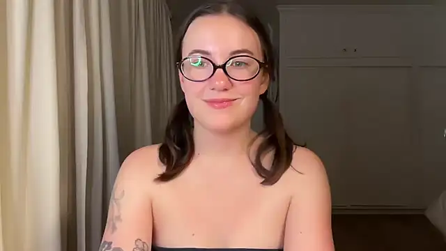 summerxo online show from June 5, 5:47 am