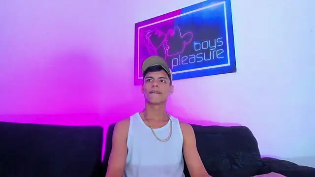 Naughty hot01 online show from March 9, 11:14 am