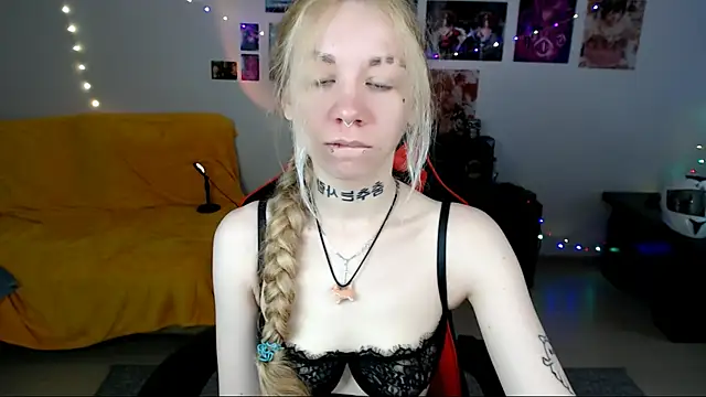 Snapshot of Nica_Kawaii chatting on July 17, 1:18 pm Nica Kawaii online show from July 17, 1:18 pm