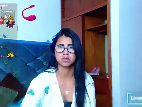 Snapshot of Alisha_Gamskar13 chatting on June 14, 12:51 pm Alisha Gamskar13 online show from June 14, 12:51 pm