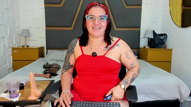 juana valkiria online show from June 5, 6:52 am