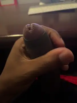 Snapshot of sexcboi69 chatting on May 20, 5:35 am sexcboi69 online show from May 20, 5:35 am