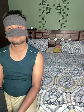 Snapshot of your_bhabhi_love chatting on May 12, 2:14 pm your bhabhi love online show from May 12, 2:14 pm