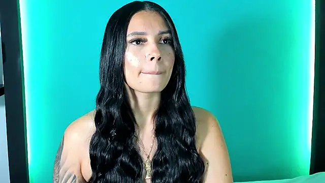 Emma AH online show from May 1, 3:16 pm