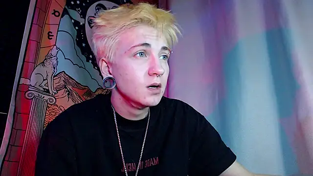 ray-taylorrr online show from March 16, 2:43 pm