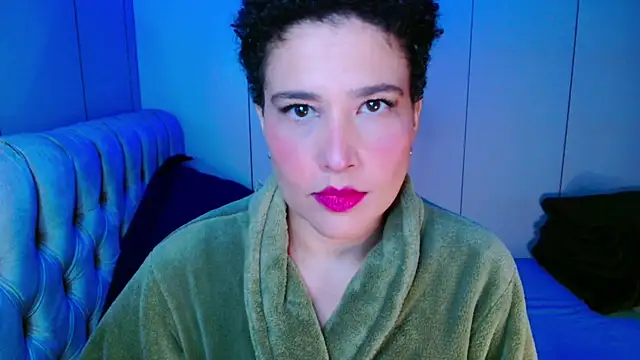 luasecret online show from May 24, 4:01 pm