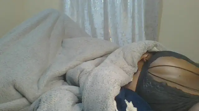 Snapshot of ndivhuwomuleya chatting on June 4, 2:39 am ndivhuwomuleya online show from June 4, 2:39 am
