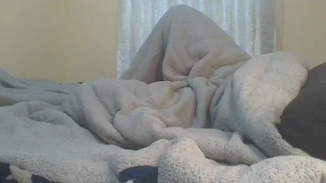 Snapshot of ndivhuwomuleya chatting on June 24, 4:22 am ndivhuwomuleya online show from June 24, 4:22 am