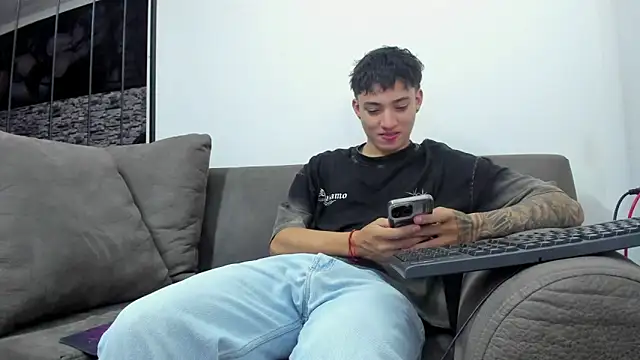 Jaames Boy online show from March 14, 7:41 pm