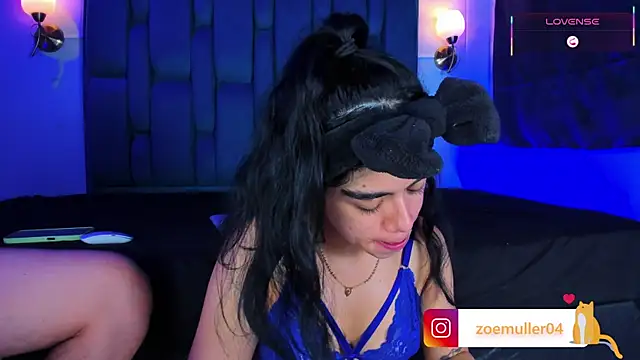 Snapshot of Zoe_Axel1 chatting on May 22, 6:46 pm Zoe Axel1 online show from May 22, 6:46 pm