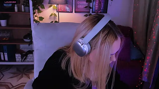 AmeliaMerris online show from April 29, 9:54 pm