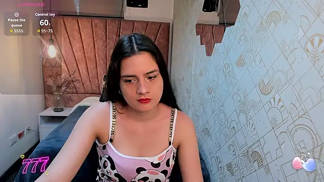 Zoe  Taylor   online show from March 15, 12:11 pm