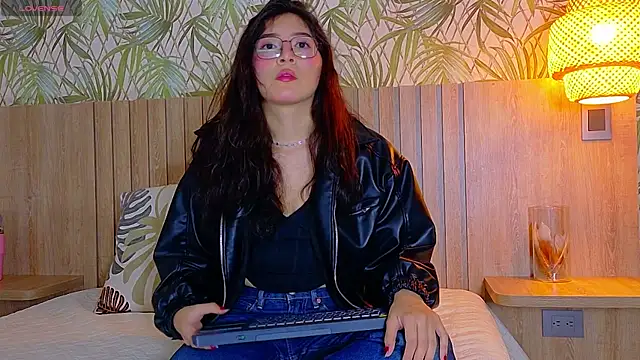 MiiaCullens online show from July 21, 1:57 pm