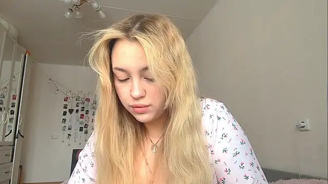 WonderedFlair online show from March 6, 5:15 am