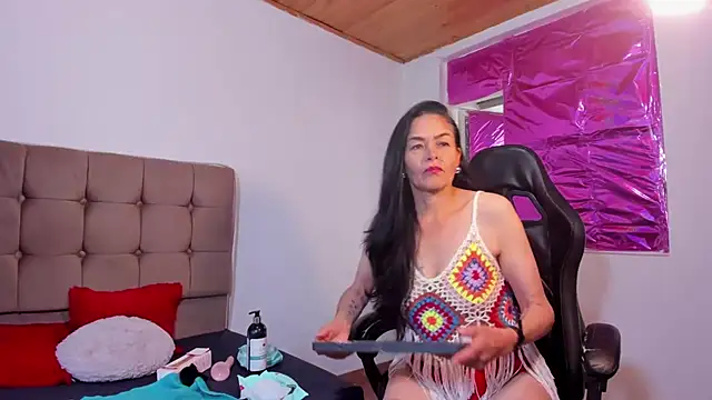 Snapshot of Liz_Grettel chatting on July 12, 3:25 pm Liz Grettel online show from July 12, 3:25 pm